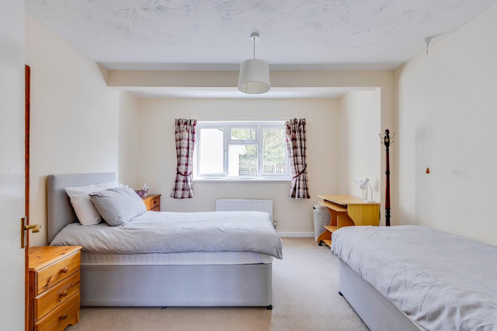 The Rhiw, Graig Penllyn, Nr Cowbridge, Vale of Glamorgan, CF71 7RS